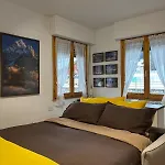 Ski-in Ski-out Fronte Piste & Seggiovia Apartment *