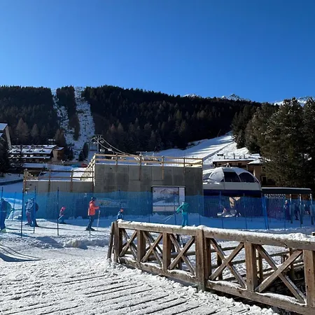 Ski-in Ski-out Fronte Piste & Seggiovia Apartment *